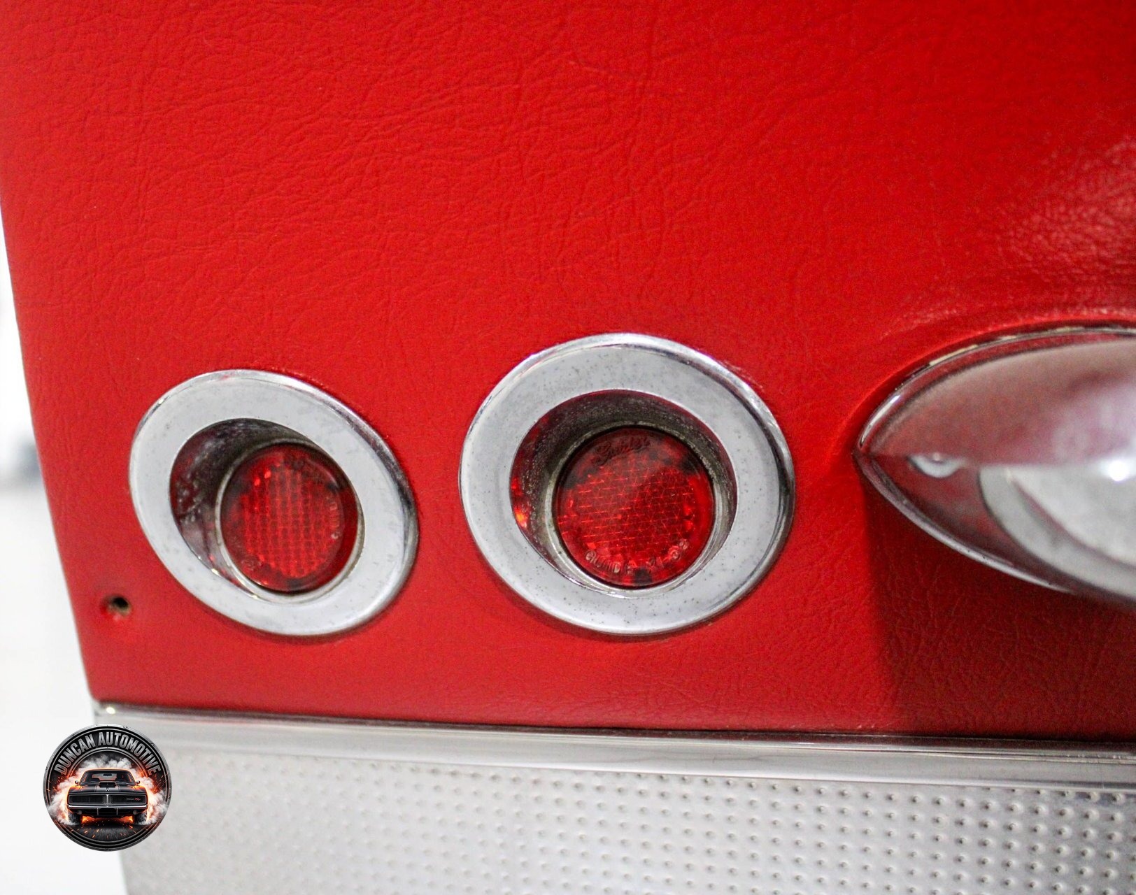 1960 Chevrolet Corvette photo 32
