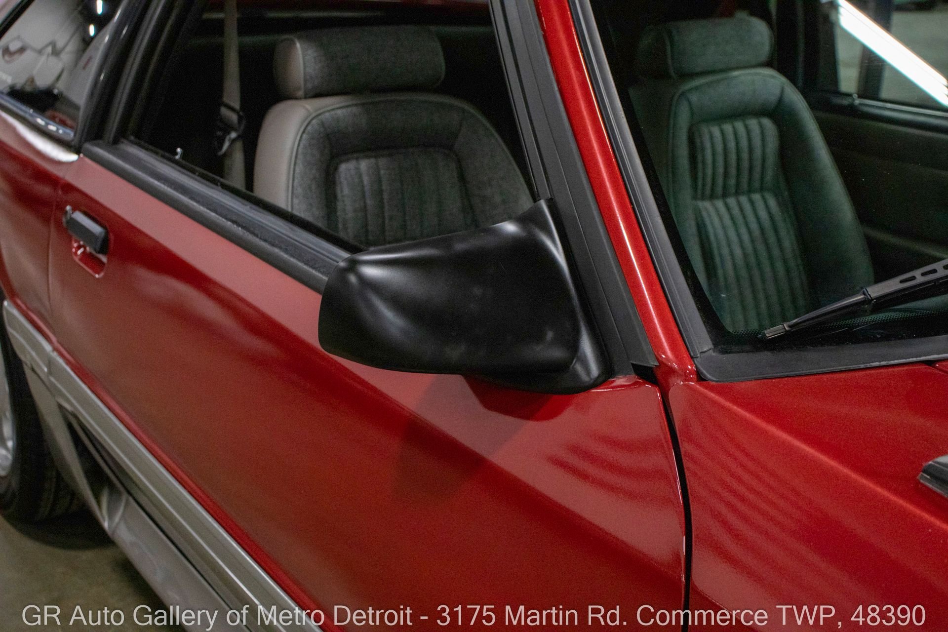 1991 Ford Mustang GT photo 32
