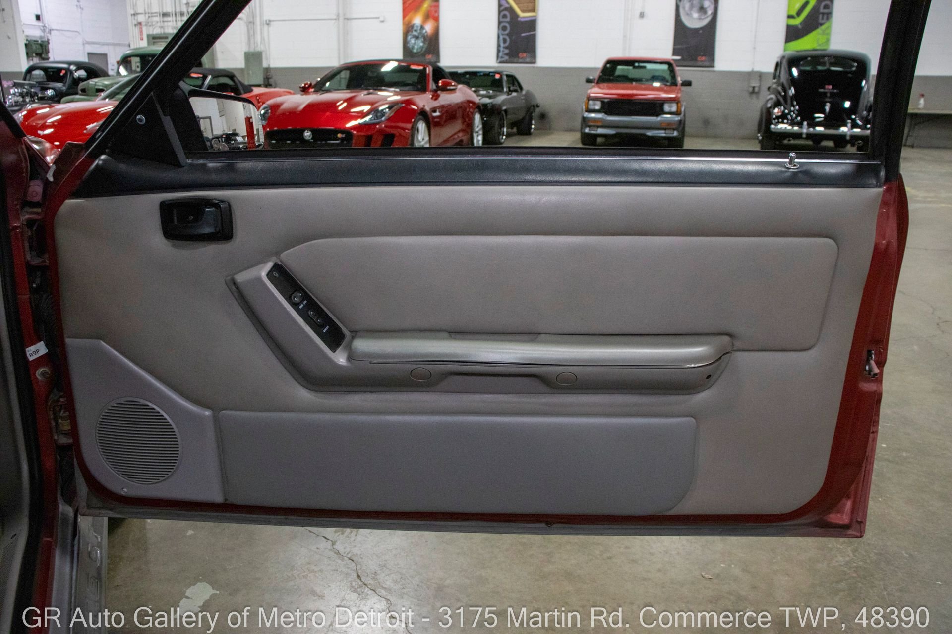 1991 Ford Mustang GT photo 34